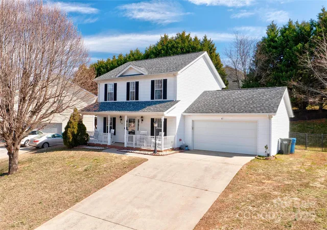 Single Family Residence at 236 17th Avenue SE, Hickory, NC 28602 | MLS# 4227207 | | Sold on 2025-04-16
