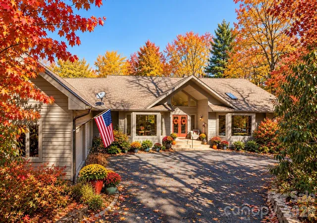 Photo 1 of Single family home for sale at 155 Poplar Loop Dr, Flat Rock, NC 28731 | MLS# 4228418 | Listing updated on 2026-09-30