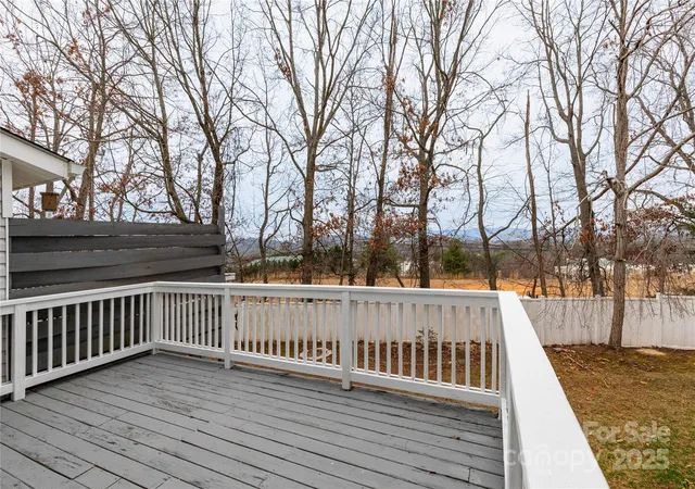 image of 22 Hollybrook Dr, Asheville, NC 28803