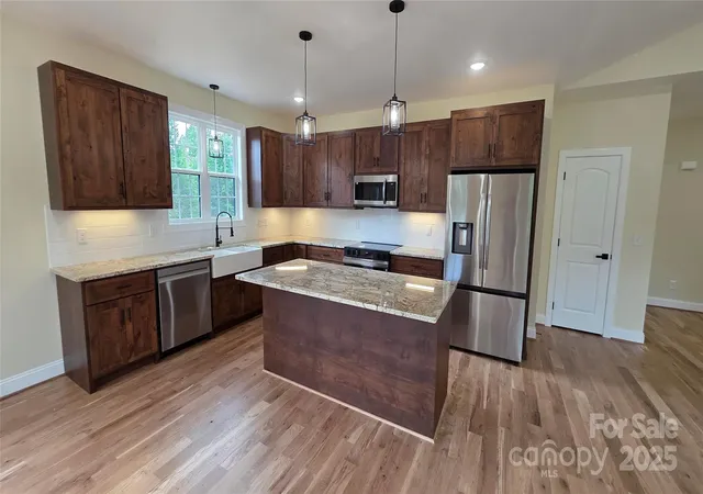 3rd image of 1060 Hawksbill Dr, Morganton, NC 28655 | MLS# 4234147