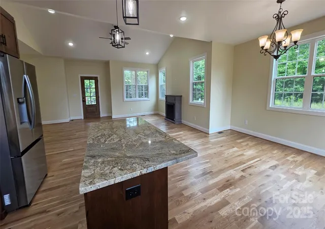 4th image of 1060 Hawksbill Dr, Morganton, NC 28655 | MLS# 4234147