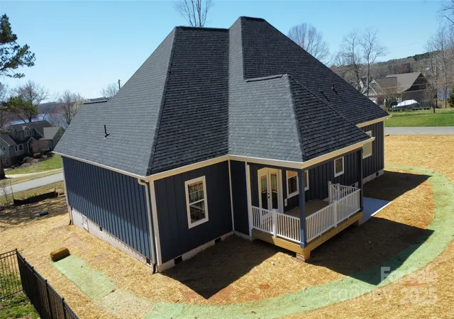 4th image of 167 Harbor Point Dr, Cherryville, NC 28021 | MLS# 4235437