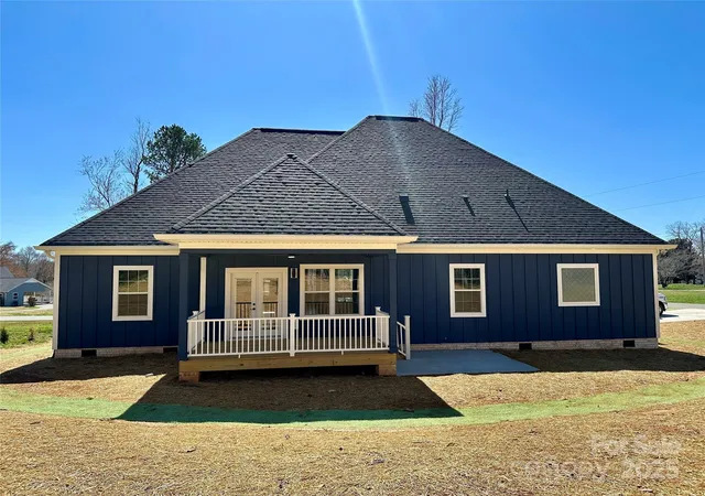 5th image of 167 Harbor Point Dr, Cherryville, NC 28021 | MLS# 4235437