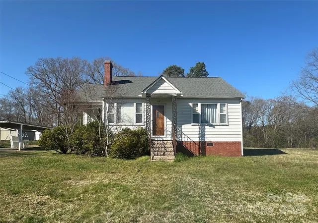 Photo 1 of Single family home for sale at 514 W Blume St, Landis, NC 28088 | MLS# 4238445 | Listing updated on 2026-04-15