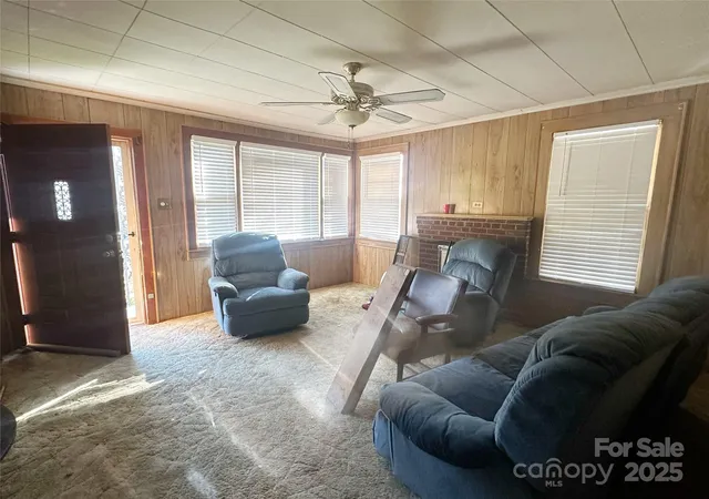 Photo 3 of Single family home for sale at 514 W Blume St, Landis, NC 28088 | MLS# 4238445 | Listing updated on 2026-04-15
