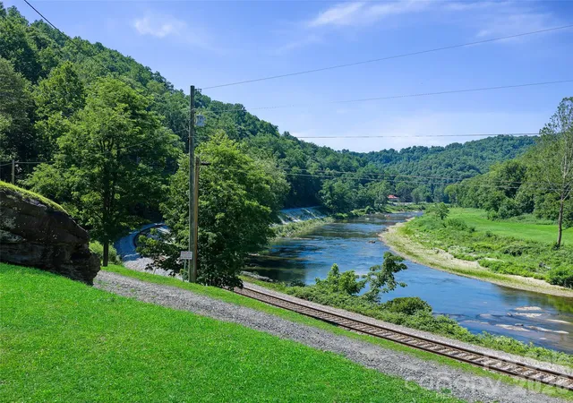 Homes for sale in Bakersville, NC | 427 Johnson Cemetery Rd, Bakersville, NC 28705 | MLS# 4239752