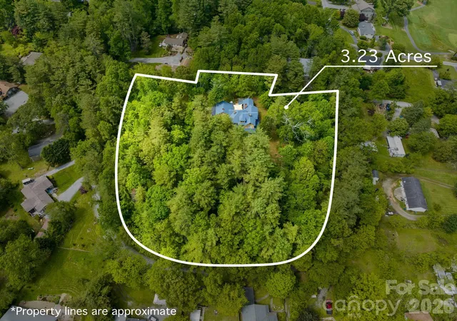 3rd image of 305 Ficker Cir, Hendersonville, NC 28739 | MLS# 4240043