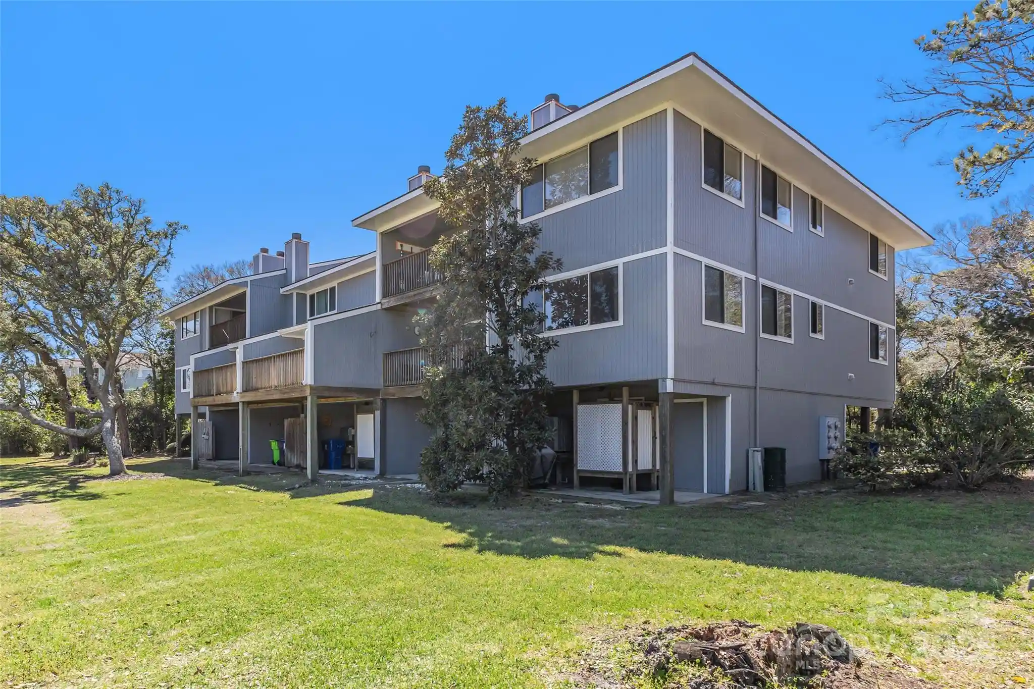 Listing Photo 2 - Condo for sale in 38 Bunker Ct located at 38 Bunker Ct, Oak Island, NC 28465 - Unit 38 Bunker Ct
