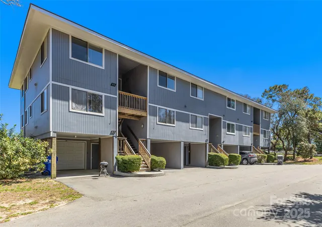 Listing Photo 2 - Condo for sale in building located at 38 Bunker Ct, Oak Island, NC 28465 - Unit #