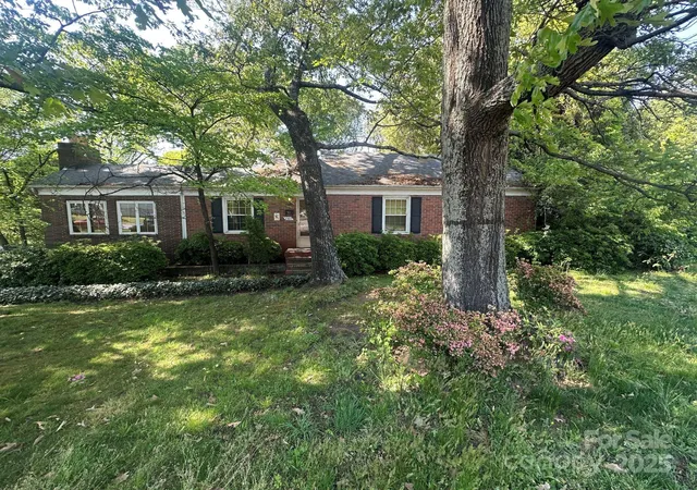 Photo 1 of Single family home for sale at 4301 The Plz, Charlotte, NC 28205 | MLS# 4243385 | Listing updated on 2026-09-01