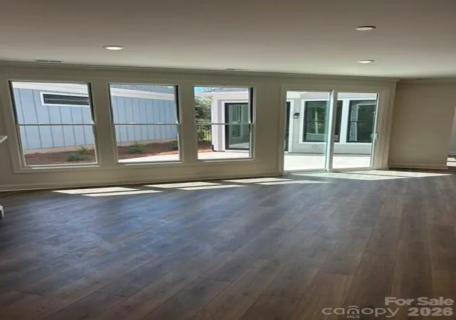 3rd image of 38 Five Creek Rd, Charlotte, NC 28213 | MLS# 4243569