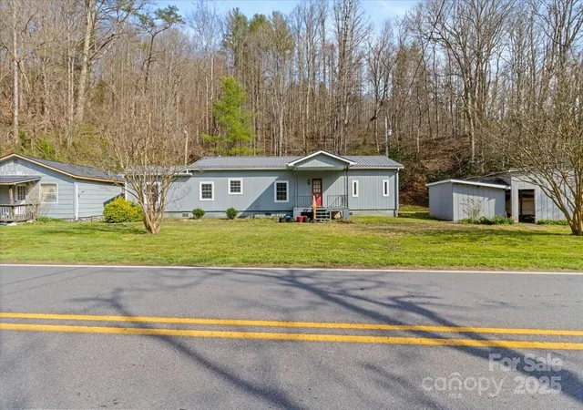Photo 3 of Sale Pending at 3722/3724 Walnut Creek Rd, Marshall, NC 28753 | MLS# 4244647 | Listing updated on 2026-04-15