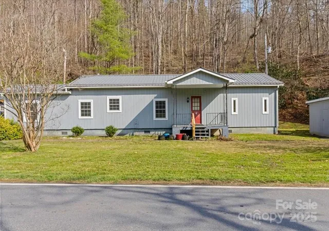Photo 4 of Sale Pending at 3722/3724 Walnut Creek Rd, Marshall, NC 28753 | MLS# 4244647 | Listing updated on 2026-04-15