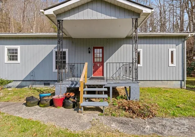 Photo 5 of Sale Pending at 3722/3724 Walnut Creek Rd, Marshall, NC 28753 | MLS# 4244647 | Listing updated on 2026-04-15