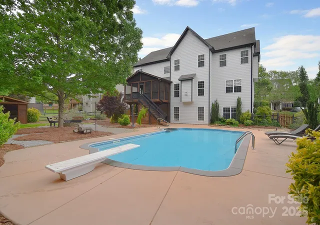 1st image of 1811 Robbins Meadows Dr, Waxhaw, NC 28173 | MLS# 4245391