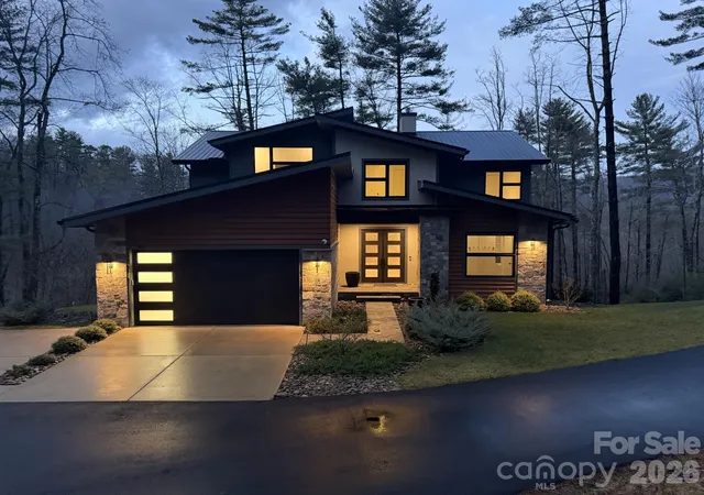 Photo 2 of Single family home for sale at 42 Spring Cvs Rd, Asheville, NC 28804 | MLS# 4246585 | Listing updated on 2026-09-22
