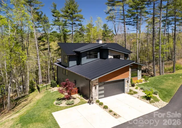 Photo 4 of Single family home for sale at 42 Spring Cvs Rd, Asheville, NC 28804 | MLS# 4246585 | Listing updated on 2026-09-22