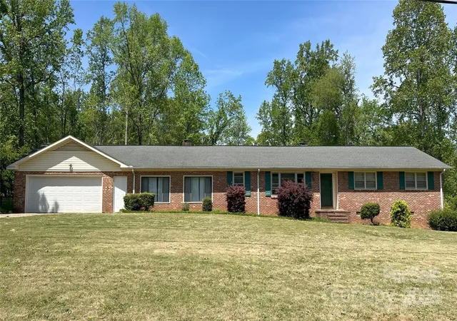 Photo 1 of Sale Pending at 1926 Bud Arthur Bridge Rd, Spartanburg, SC 29307 | MLS# 4247049 | Listing updated on 2026-07-30