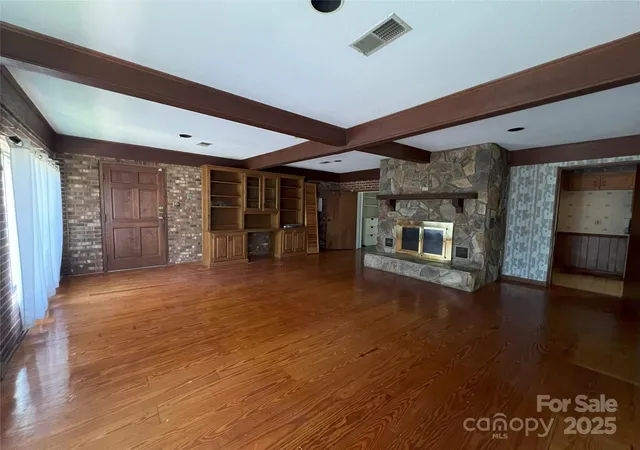 Photo 3 of Sale Pending at 1926 Bud Arthur Bridge Rd, Spartanburg, SC 29307 | MLS# 4247049 | Listing updated on 2026-07-30