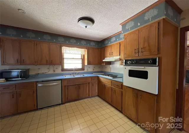 Photo 4 of Sale Pending at 1926 Bud Arthur Bridge Rd, Spartanburg, SC 29307 | MLS# 4247049 | Listing updated on 2026-07-30