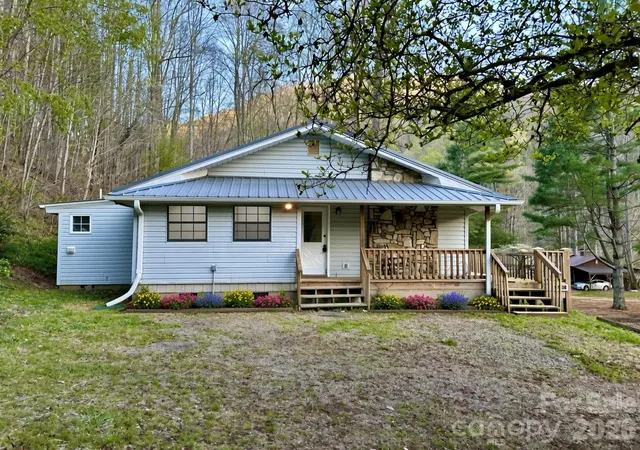 Photo 1 of Single family home for sale at 5381 State Hwy 197 S Hwy #3, Burnsville, NC 28714 | MLS# 4248281 | Listing updated on 2026-10-21
