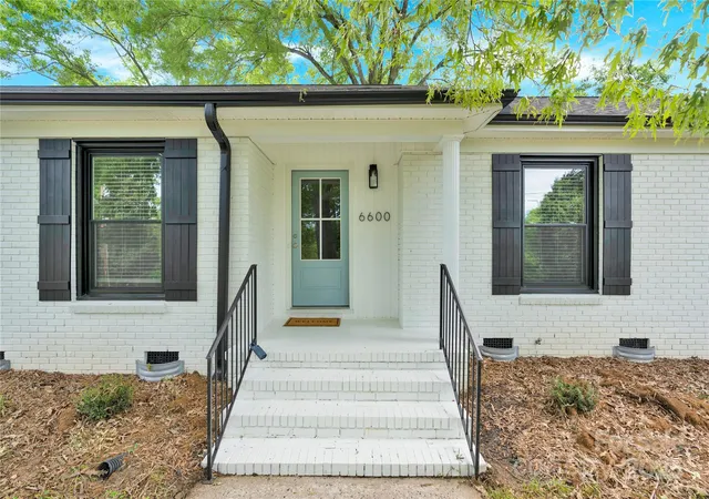 2nd image of 6600 Knightswood Dr, Charlotte, NC 28226 | MLS# 4249249