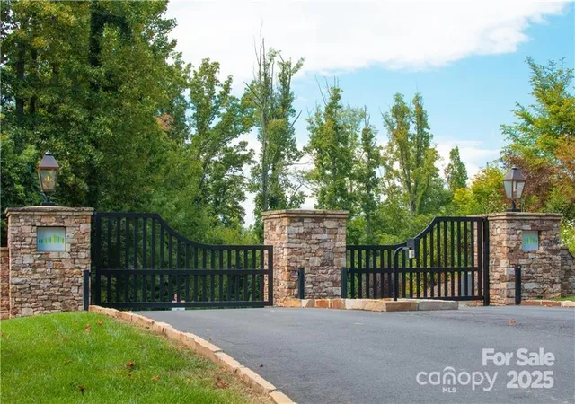 2nd image of 17 Franklin Trace Dr #17, Asheville, NC 28804 | MLS# 4252152