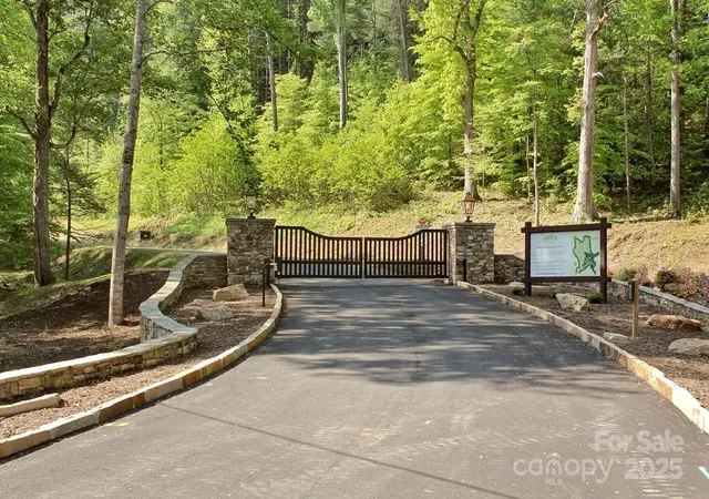 3rd image of 17 Franklin Trace Dr #17, Asheville, NC 28804 | MLS# 4252152