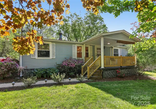 Photo 1 of Single family home for sale at 30 Griffin Ln, Candler, NC 28715 | MLS# 4253020 | Listing updated on 2026-04-15