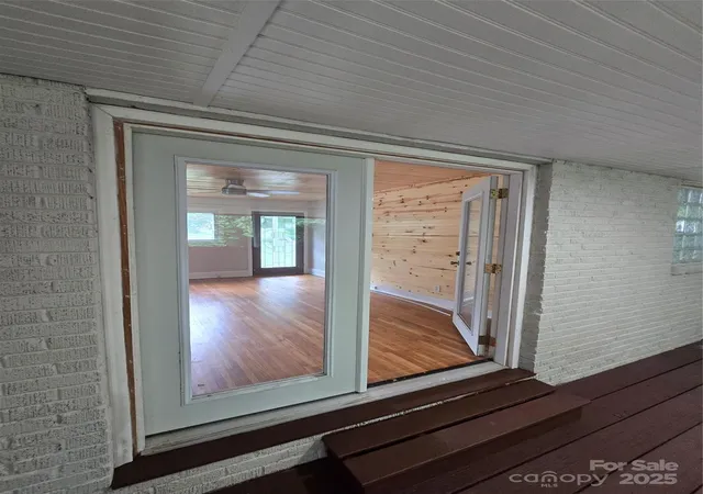 11th image of 1733 Merry Oaks Rd, Charlotte, NC 28205 | MLS# 4254435