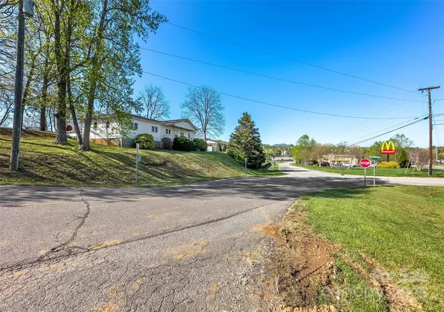 Photo 4 of Single family home for sale at 36 & 50 Catawba Ave, Marion, NC 28752 | MLS# 4254471 | Listing updated on 2026-04-27