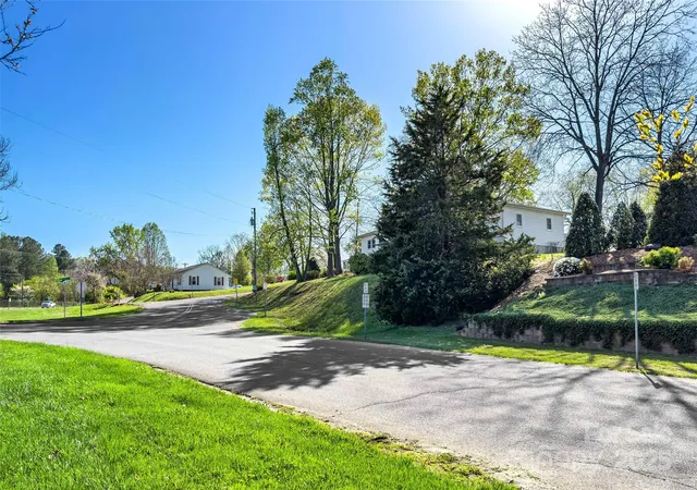 Photo 5 of Single family home for sale at 36 & 50 Catawba Ave, Marion, NC 28752 | MLS# 4254471 | Listing updated on 2026-04-27