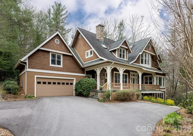 Photo 3 of Mansion for sale at 343 Racquet Clb Rd, Asheville, NC 28803 | MLS# 4255032 | Listing updated on 2026-09-16