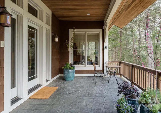 Photo 3 of Single family home for sale at 343 Racquet Clb Rd, Asheville, NC 28803 | MLS# 4255032 | Listing updated on 2026-09-16