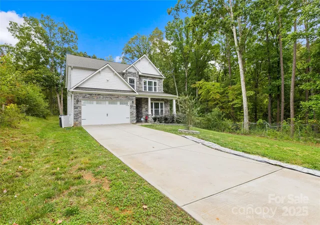 Homes for sale in Charlotte, NC | 1727 Grace Ln, Charlotte, NC 28262 | MLS# 4256496