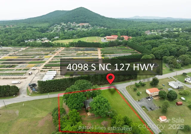 Photo 3 of Single family home for sale at 4098 S Nc Hwy 127, Hickory, NC 28602 | MLS# 4256823 | Listing updated on 2026-08-28