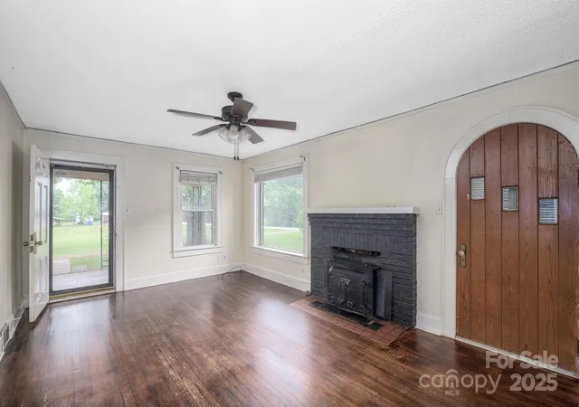 Photo 4 of Single family home for sale at 4098 S Nc Hwy 127, Hickory, NC 28602 | MLS# 4256823 | Listing updated on 2026-08-28