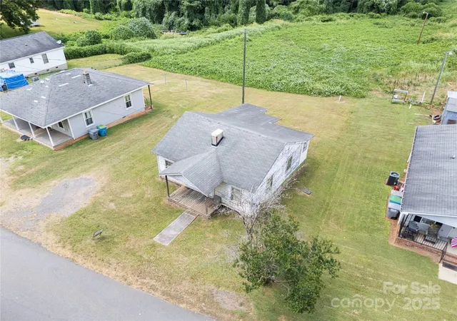 Photo 1 of Single family home for sale at 204 13th Street, Belmont, NC 28012 | MLS# 4257647 | Listing updated on 2026-04-15