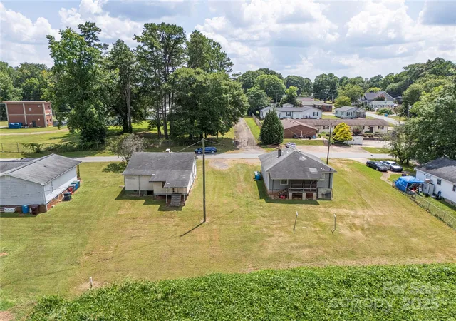 Photo 4 of Single family home for sale at 204 13th Street, Belmont, NC 28012 | MLS# 4257647 | Listing updated on 2026-04-15
