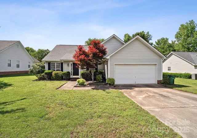 Homes for sale in Matthews, NC | 8105 Castlemaine Dr, Matthews, NC 28104 | MLS# 4258985