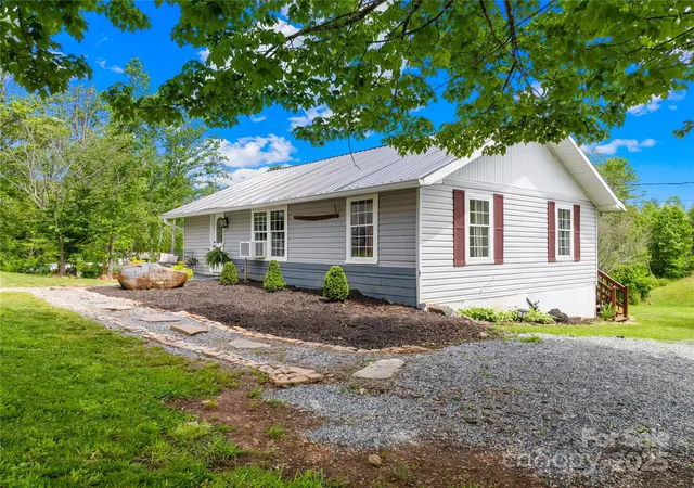 4th image of 16 Julep Dr, Alexander, NC 28701 | MLS# 4259272
