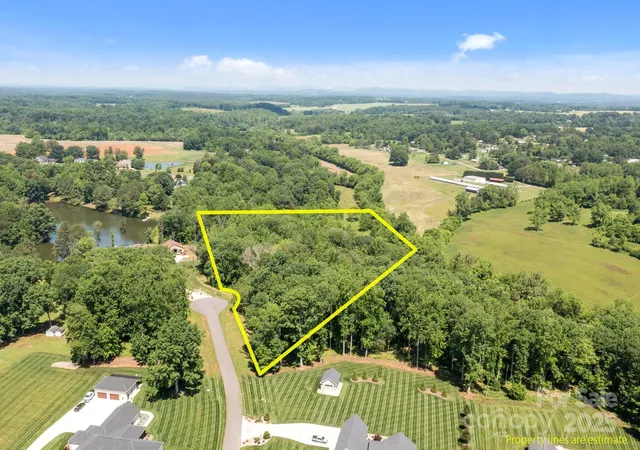 2nd image of 128 Backrush Ct, Statesville, NC 28625 | MLS# 4260006