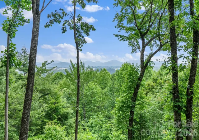Photo 3 of Single family home for sale at 120 Split Rock Trl, Arden, NC 28704 | MLS# 4260238 | Listing updated on 2026-07-27