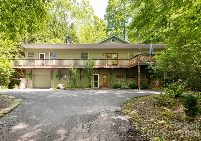 Photo 3 of Single family home for sale at 75 Cougar Ln, Saluda, NC 28773 | MLS# 4263735 | Listing updated on 2026-09-19