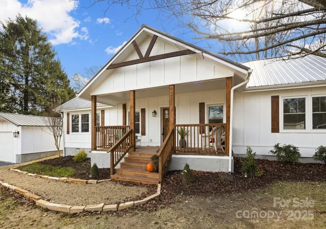 1st image of 227 Ashmore Ave, Hendersonville, NC 28791 | MLS# 4263833