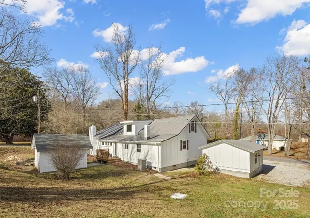 5th image of 227 Ashmore Ave, Hendersonville, NC 28791 | MLS# 4263833
