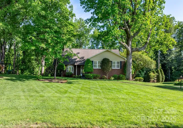 3rd image of 220 West Park Dr, Morganton, NC 28655 | MLS# 4263944
