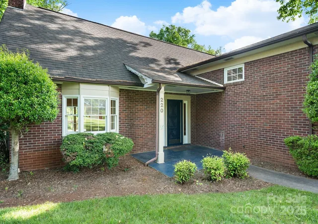 5th image of 220 West Park Dr, Morganton, NC 28655 | MLS# 4263944