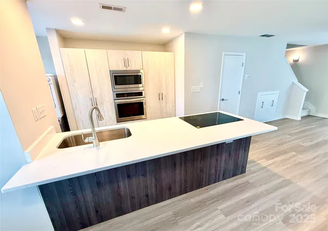 4th image of 1519 Briar Creek Rd #B, Charlotte, NC 28205 | MLS# 4265364