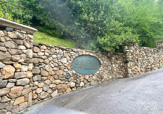 2nd image of 129 High Cliffs Trl, Black Mountain, NC 28711 | MLS# 4266672